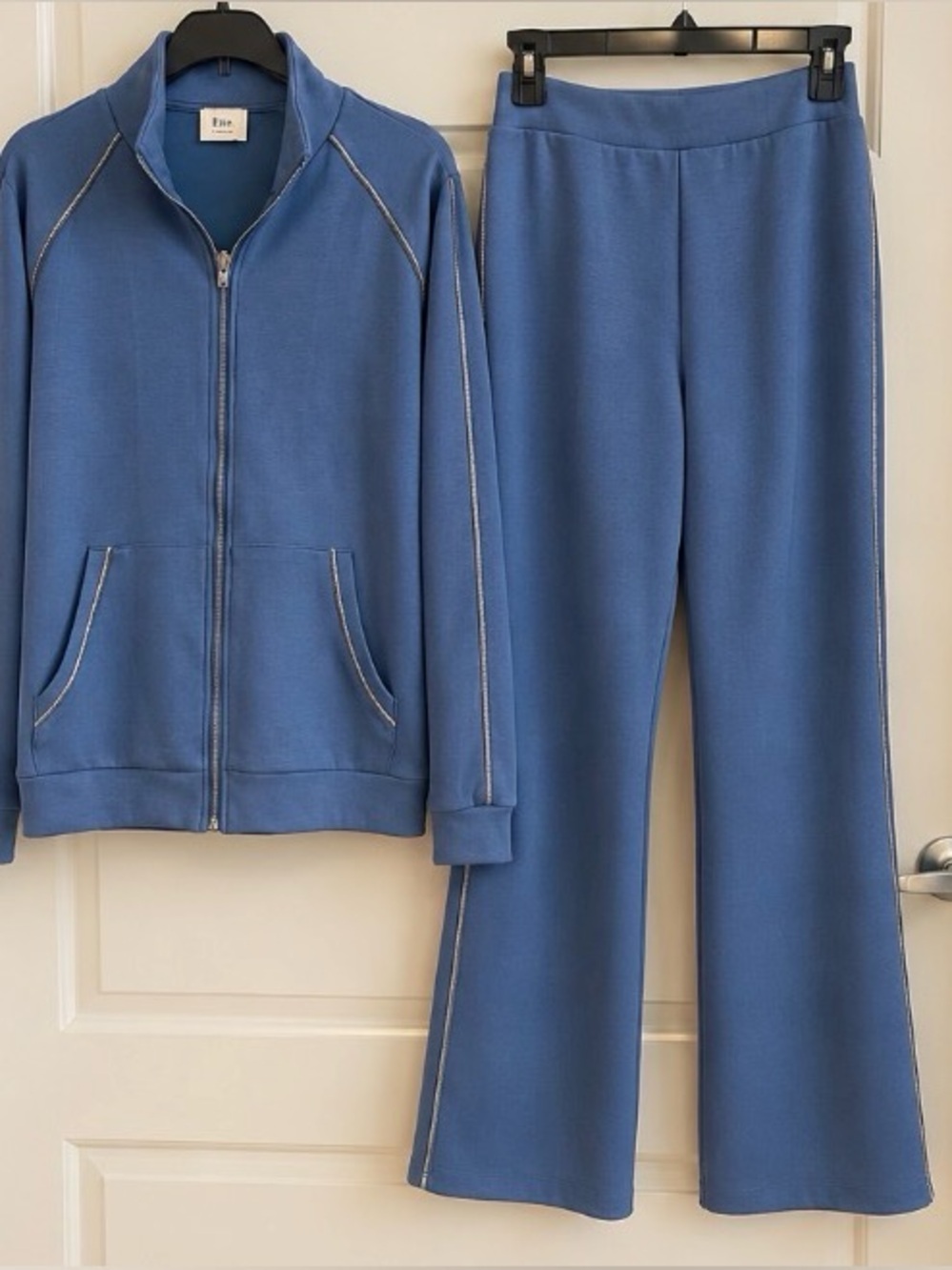 Elie Tahari Luxe Athleisure Teal Zip Front Lounge Set Chic Minimalist travel
